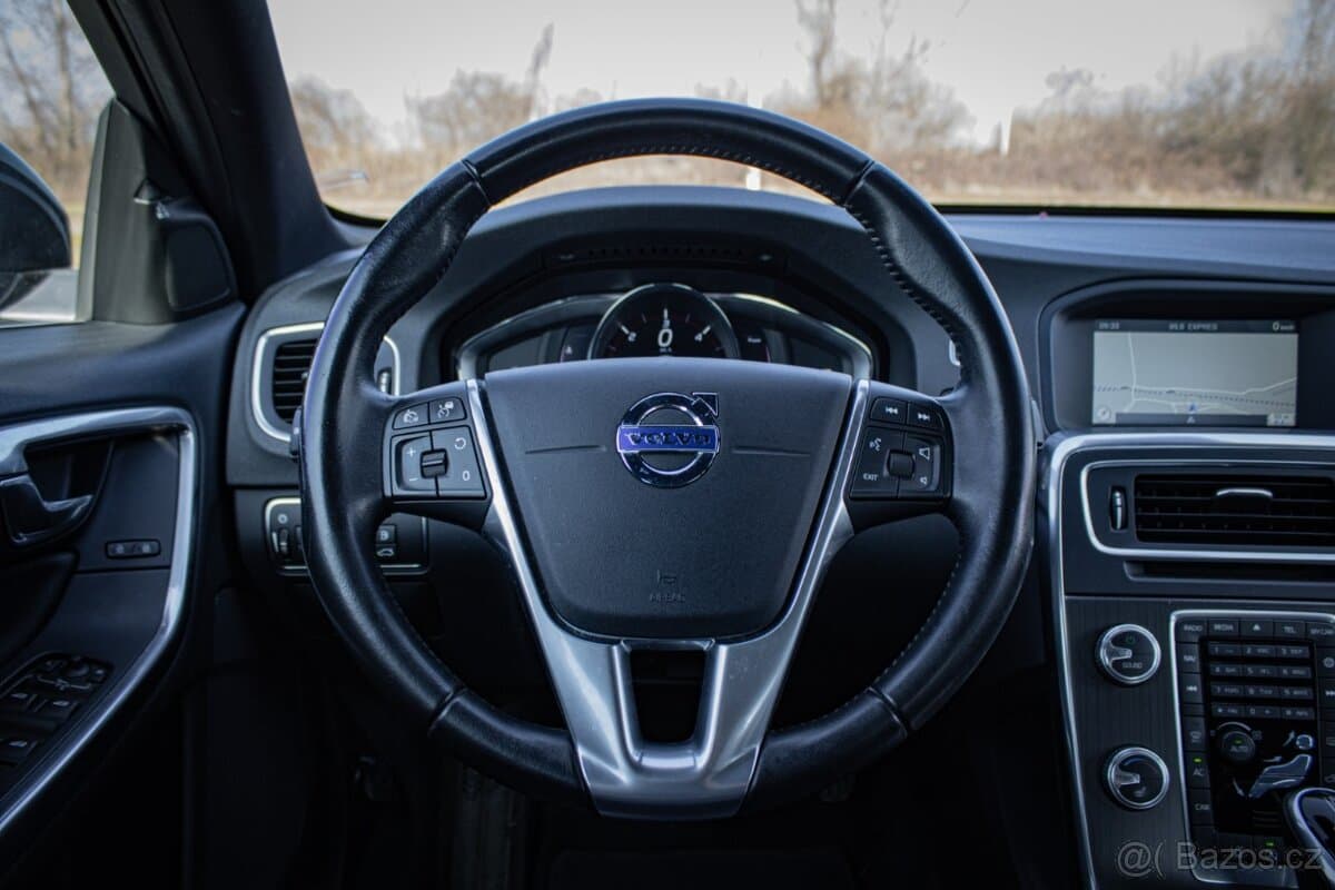 2016 Volvo S60 - 11
