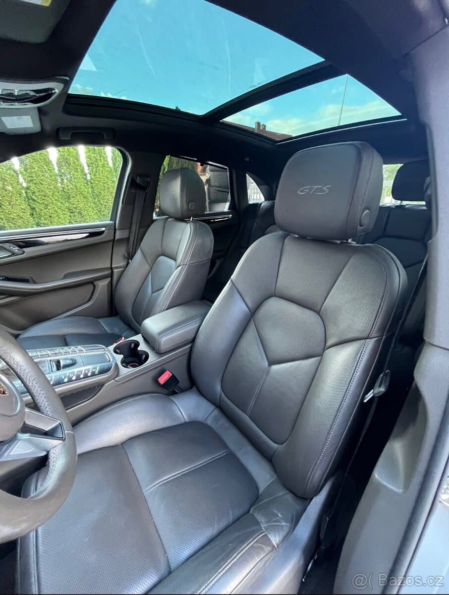 2016 Porsche MACAN - 11