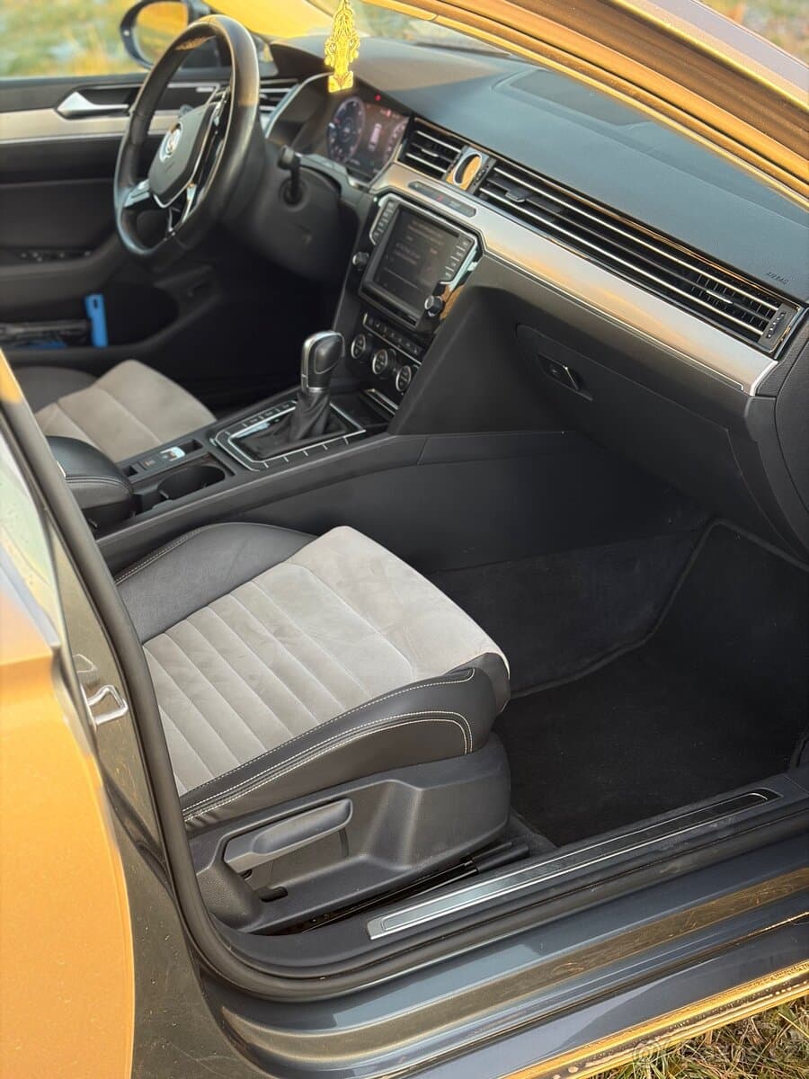 2015 Volkswagen PASSAT - 11