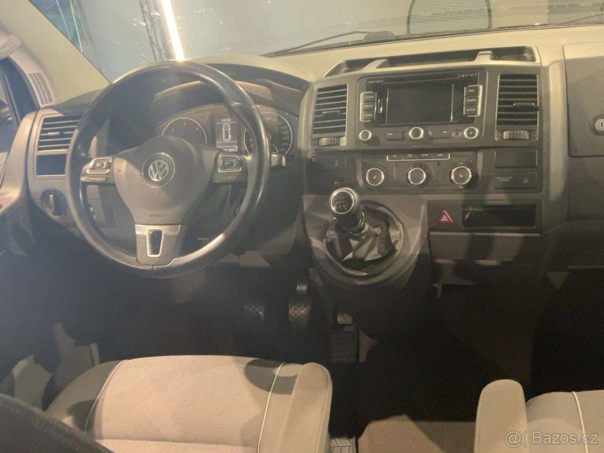 2011 Volkswagen MULTIVAN - 11