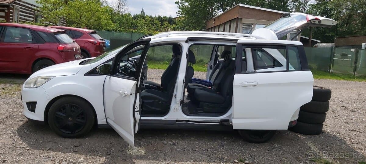 2011 Ford C-MAX - 11