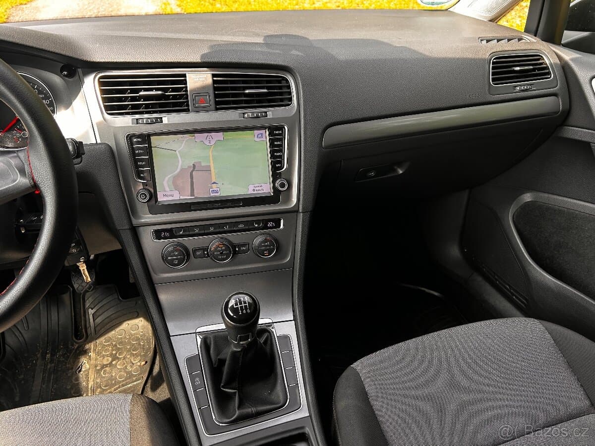 2013 Volkswagen GOLF - 11