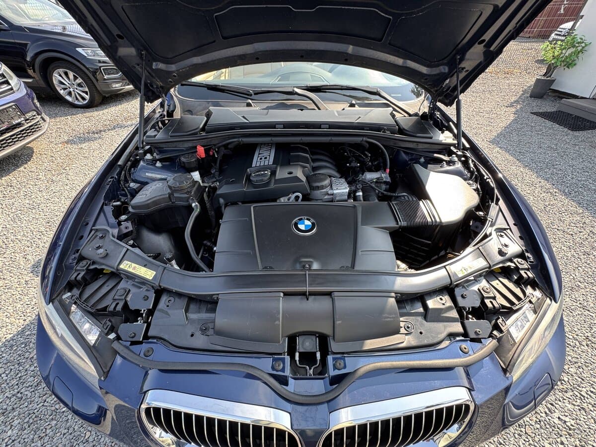 2010 BMW 3-SERIES - 11