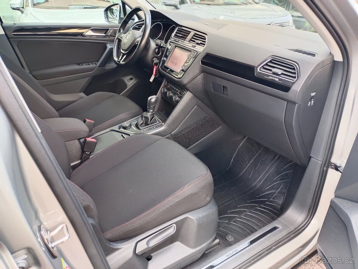 2017 Volkswagen TIGUAN - 11