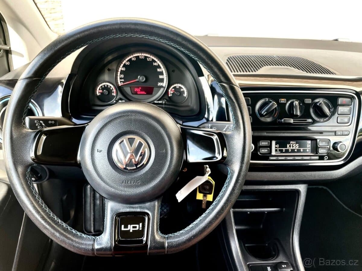 2014 Volkswagen UP! - 11