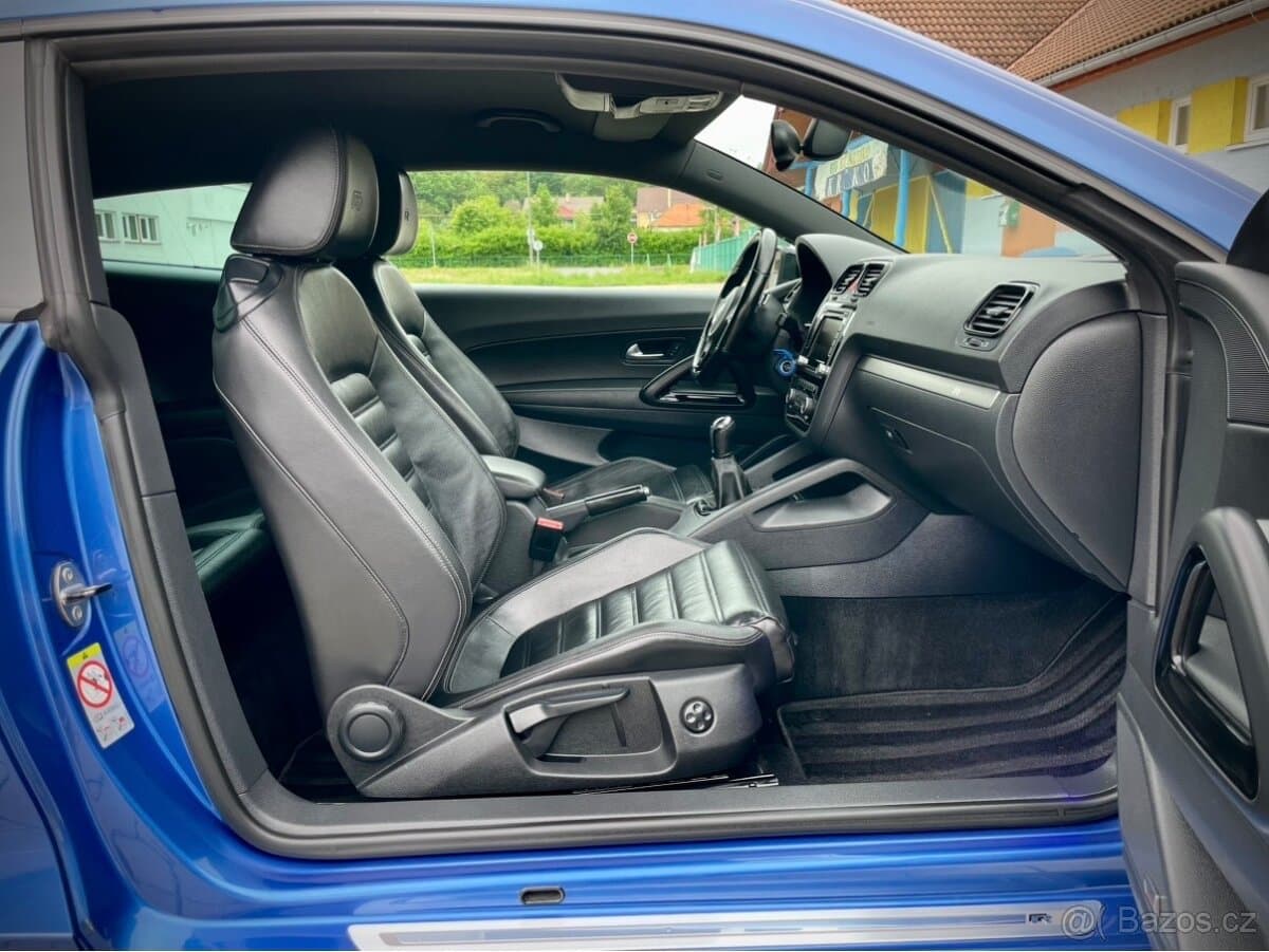 2011 Volkswagen CC - 11