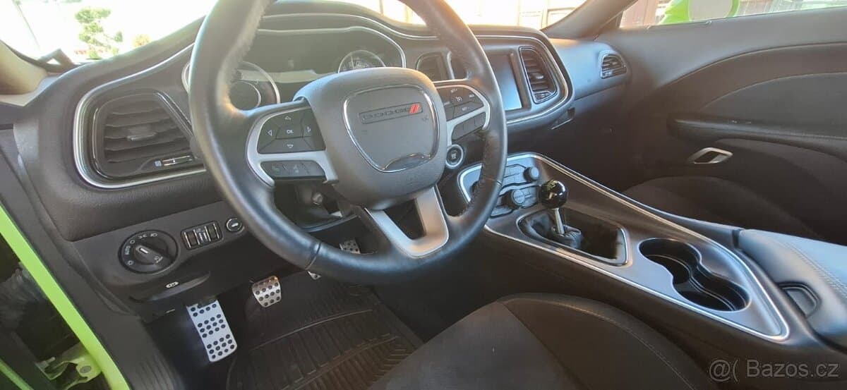 2015 Dodge CHALLENGER - 11