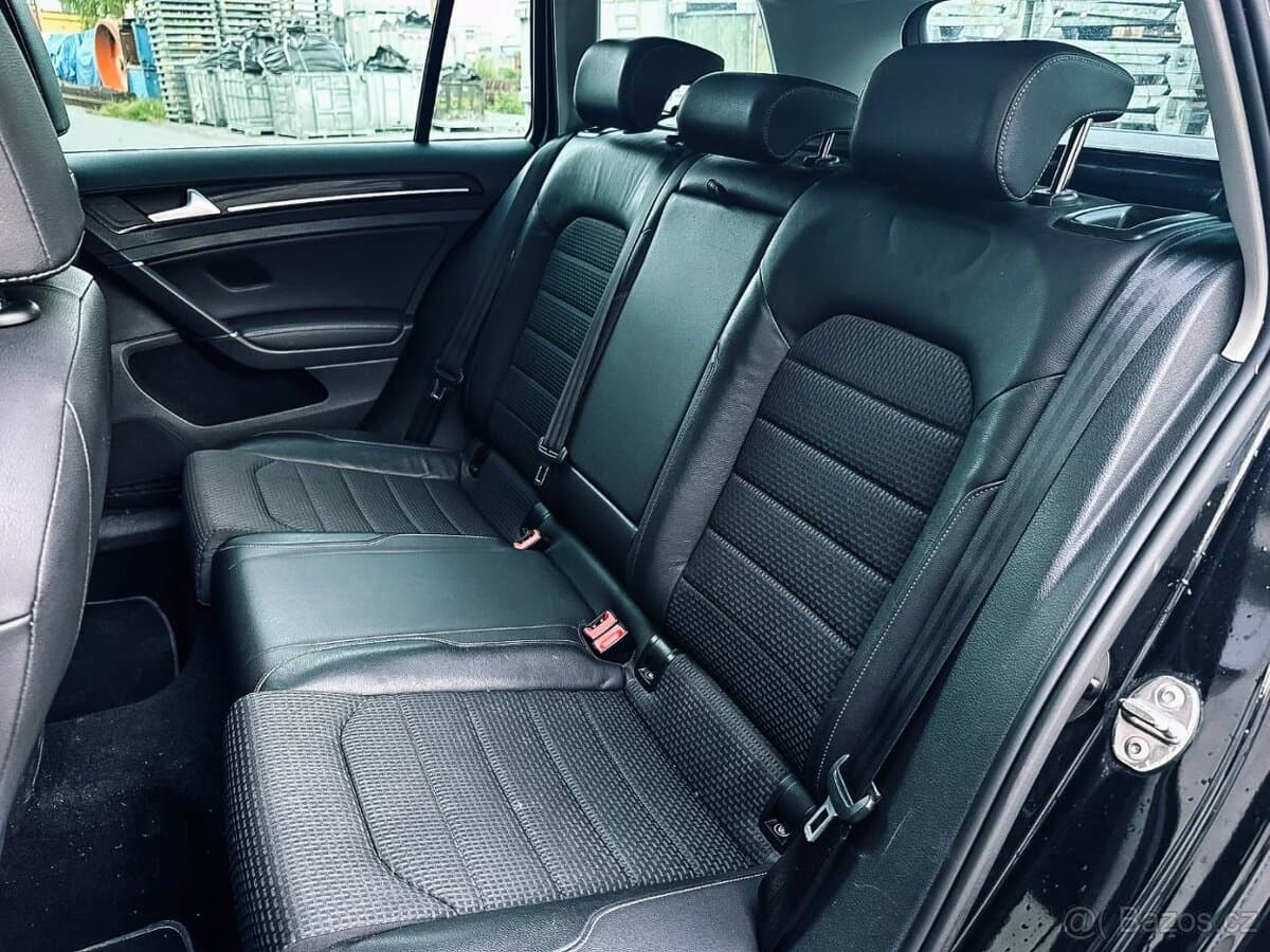 2013 Volkswagen GOLF - 11