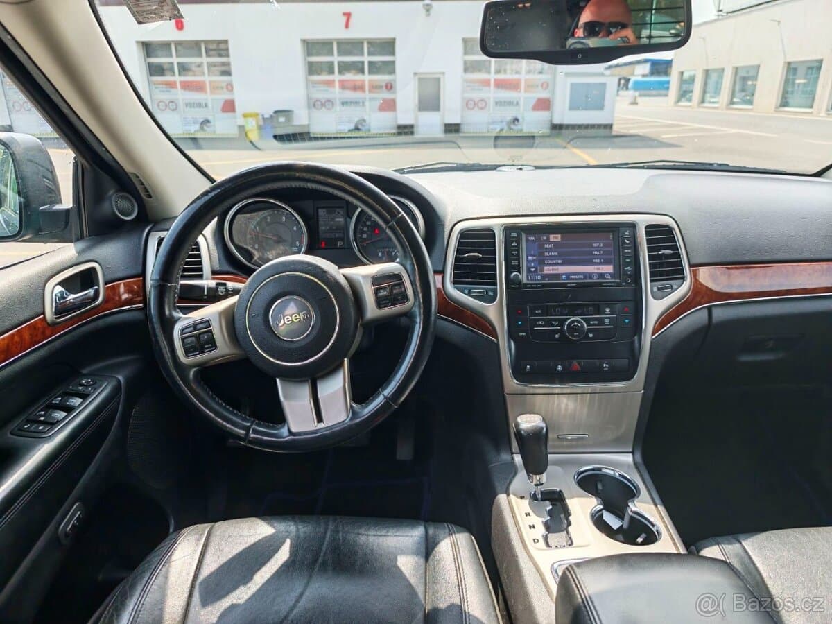 2013 Jeep CHEROKEE - 11