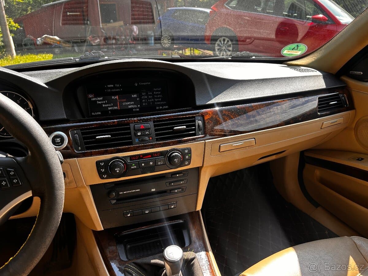 2005 BMW 3-SERIES - 11