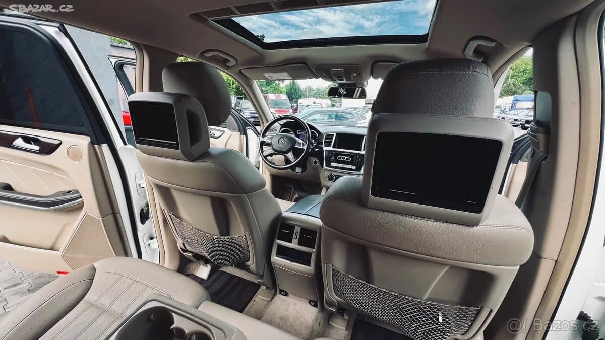2015 Mercedes-Benz GL - 11