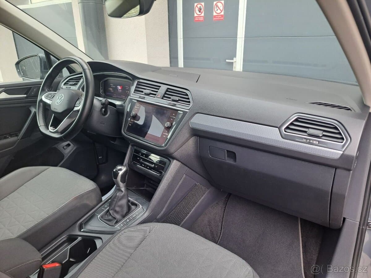 2021 Volkswagen TIGUAN - 11