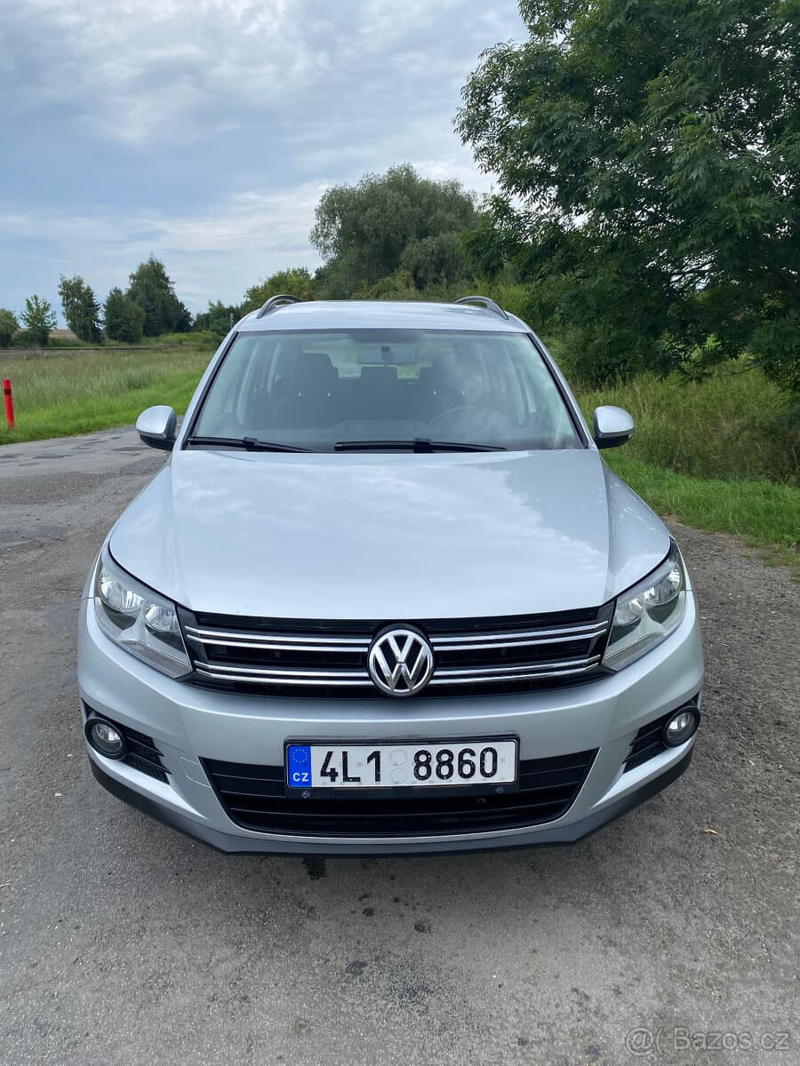 2012 Volkswagen TIGUAN - 11