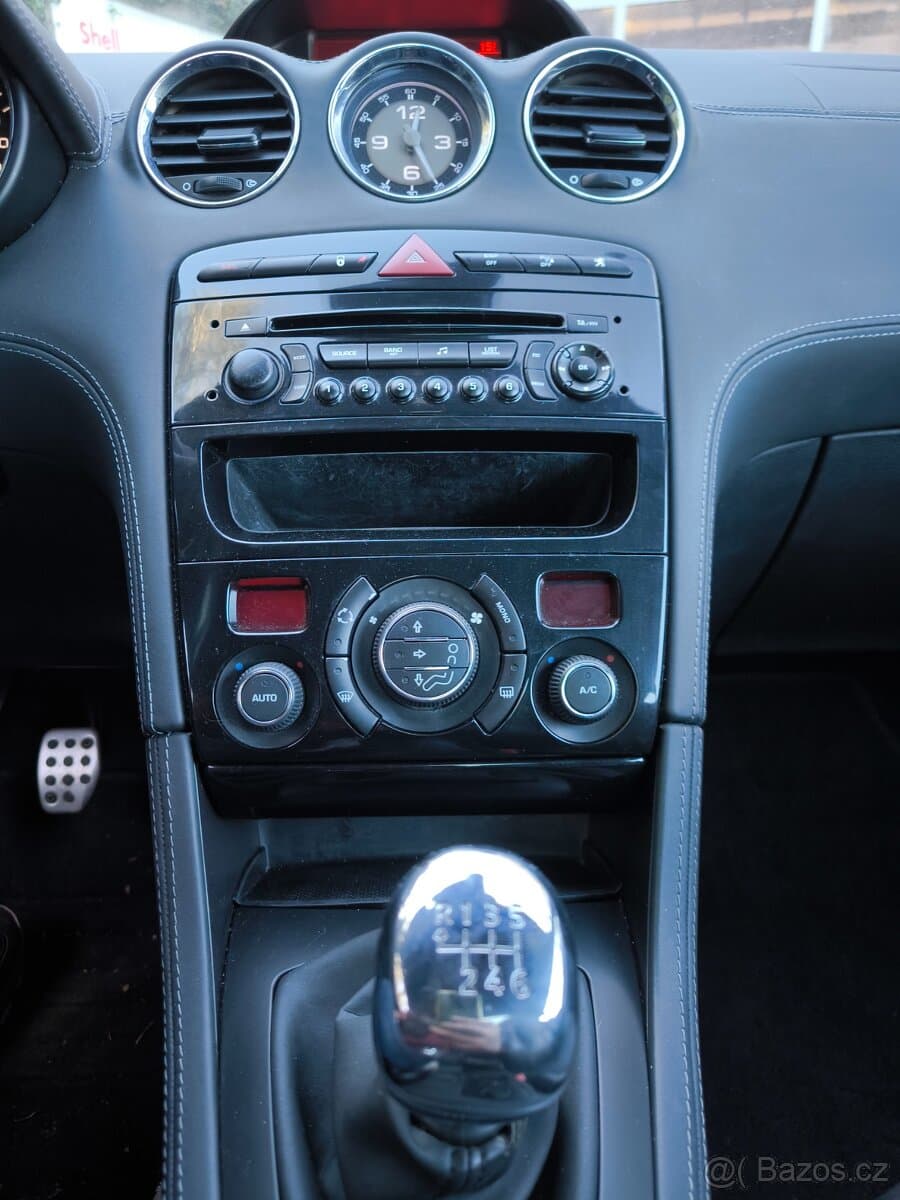 2010 Peugeot RCZ - 11