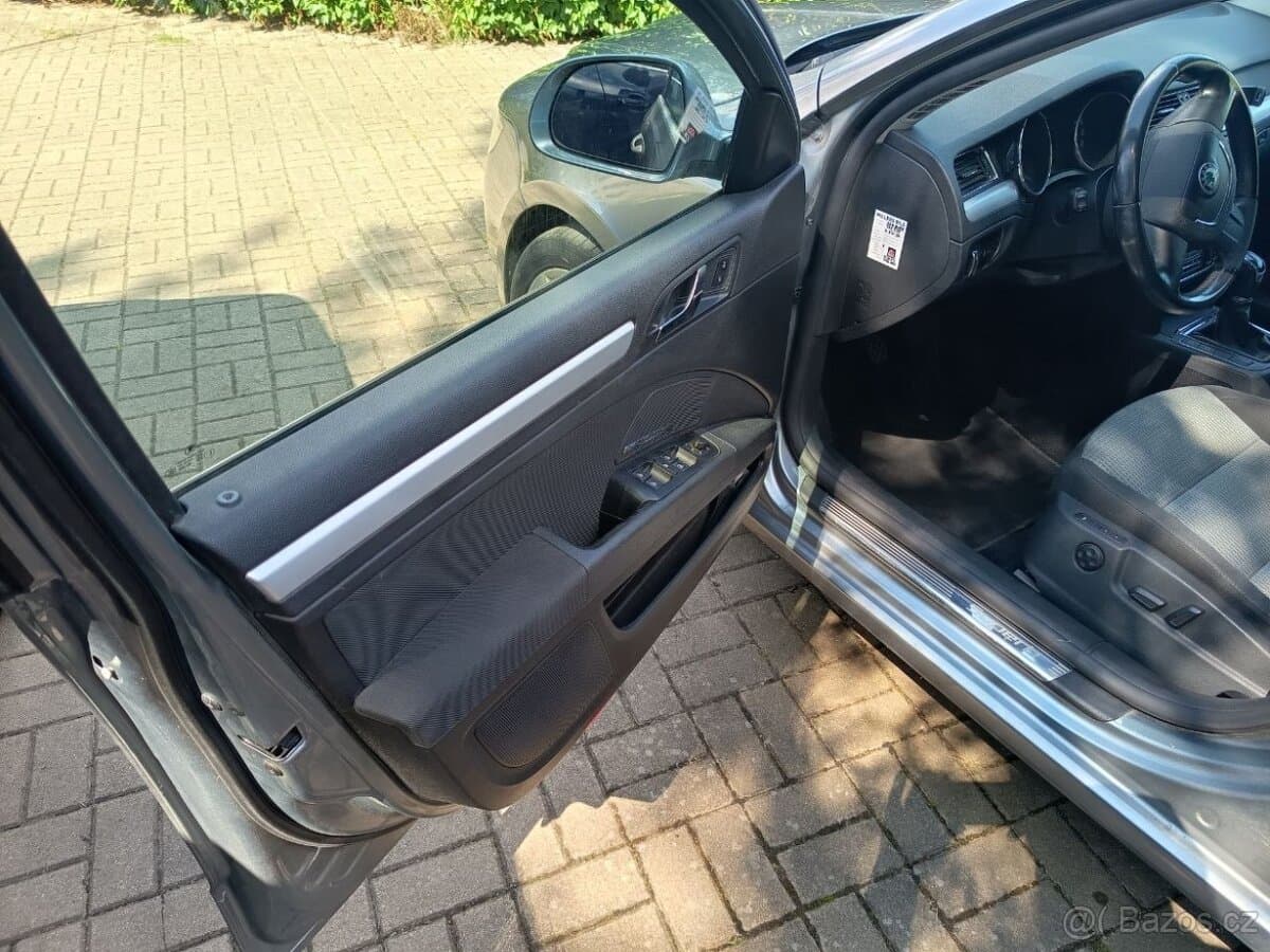 2011 Škoda SUPERB - 11