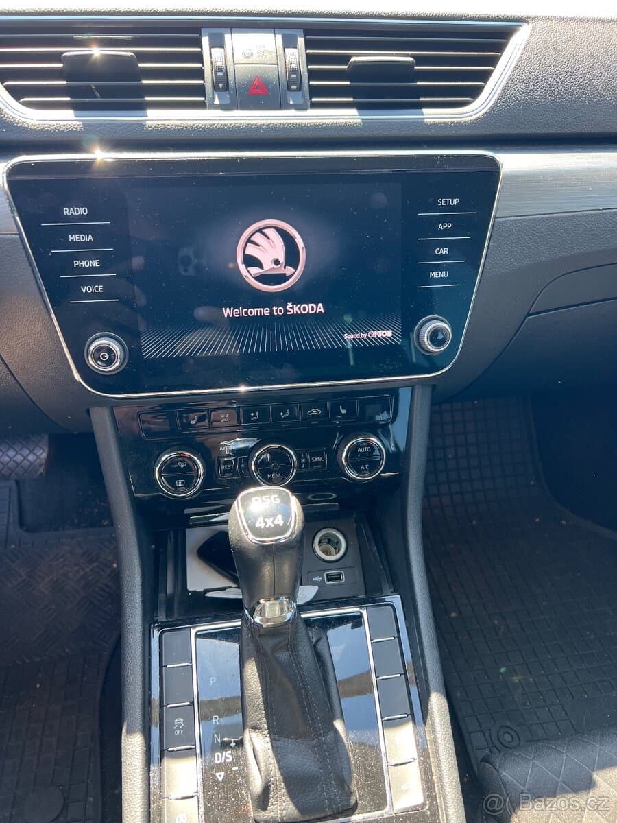 2018 Škoda SUPERB - 11