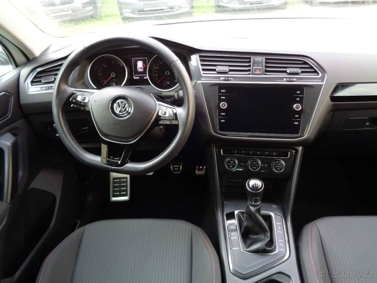 2018 Volkswagen TIGUAN - 11