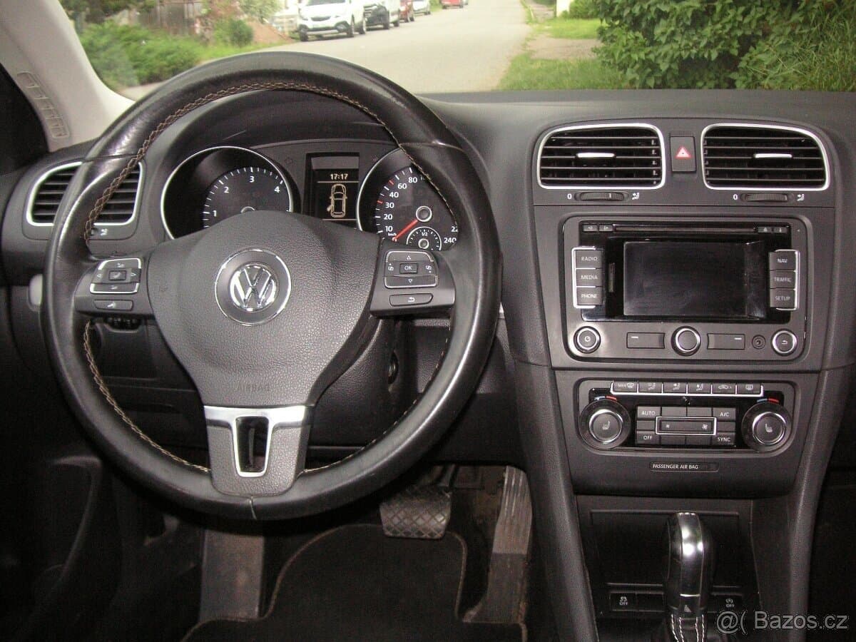 2013 Volkswagen GOLF - 11
