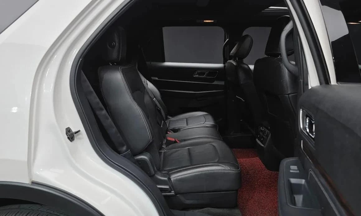 2018 Ford EXPLORER - 11