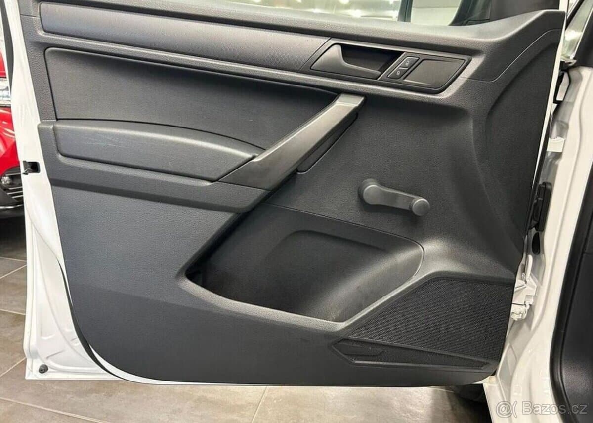 2020 Volkswagen CADDY - 11