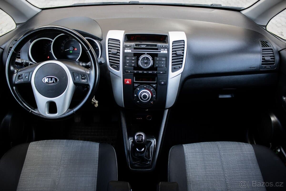 2015 Kia VENGA - 11
