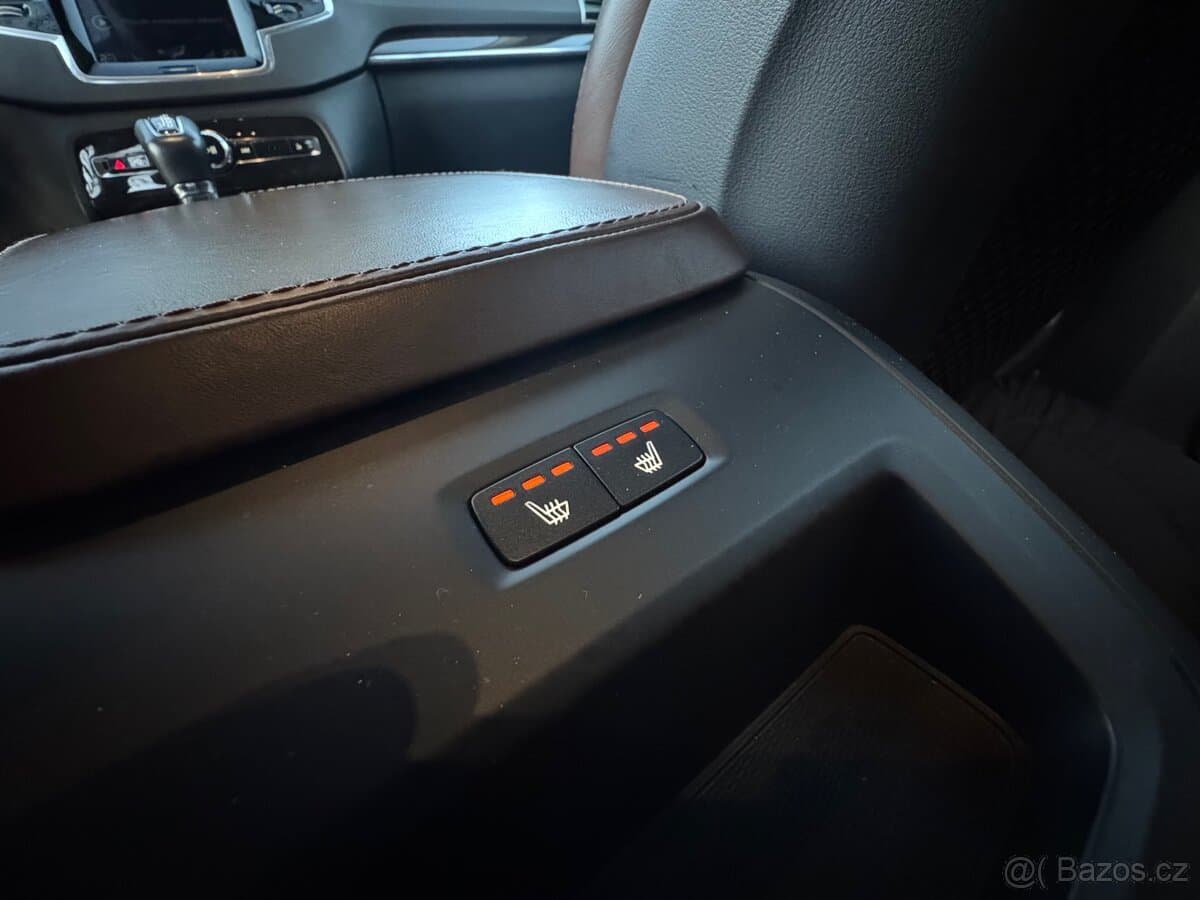 Volvo XC90 - 11