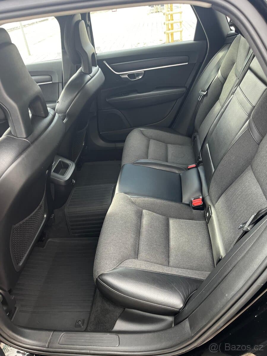 2017 Volvo V90 - 11