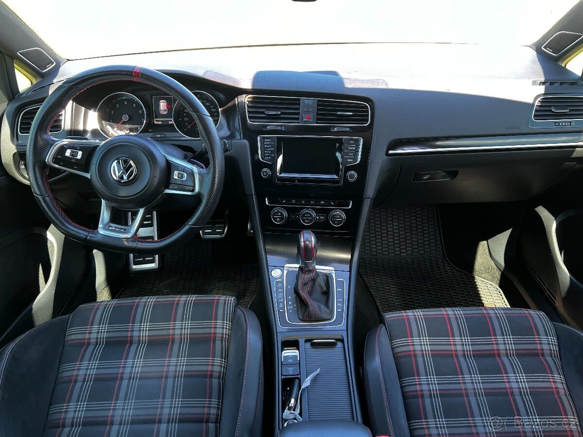 2014 Volkswagen GOLF - 11