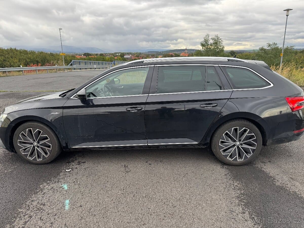 2020 Škoda SUPERB - 11