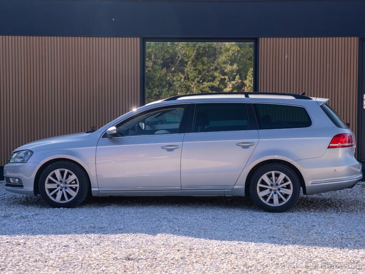 2012 Volkswagen PASSAT - 11