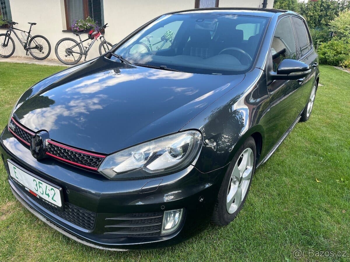 2010 Volkswagen GOLF - 11
