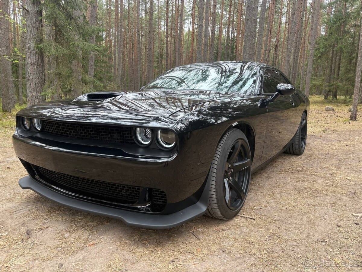 2017 Dodge CHALLENGER - 11