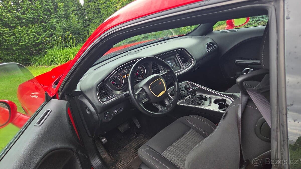 2015 Dodge CHALLENGER - 11