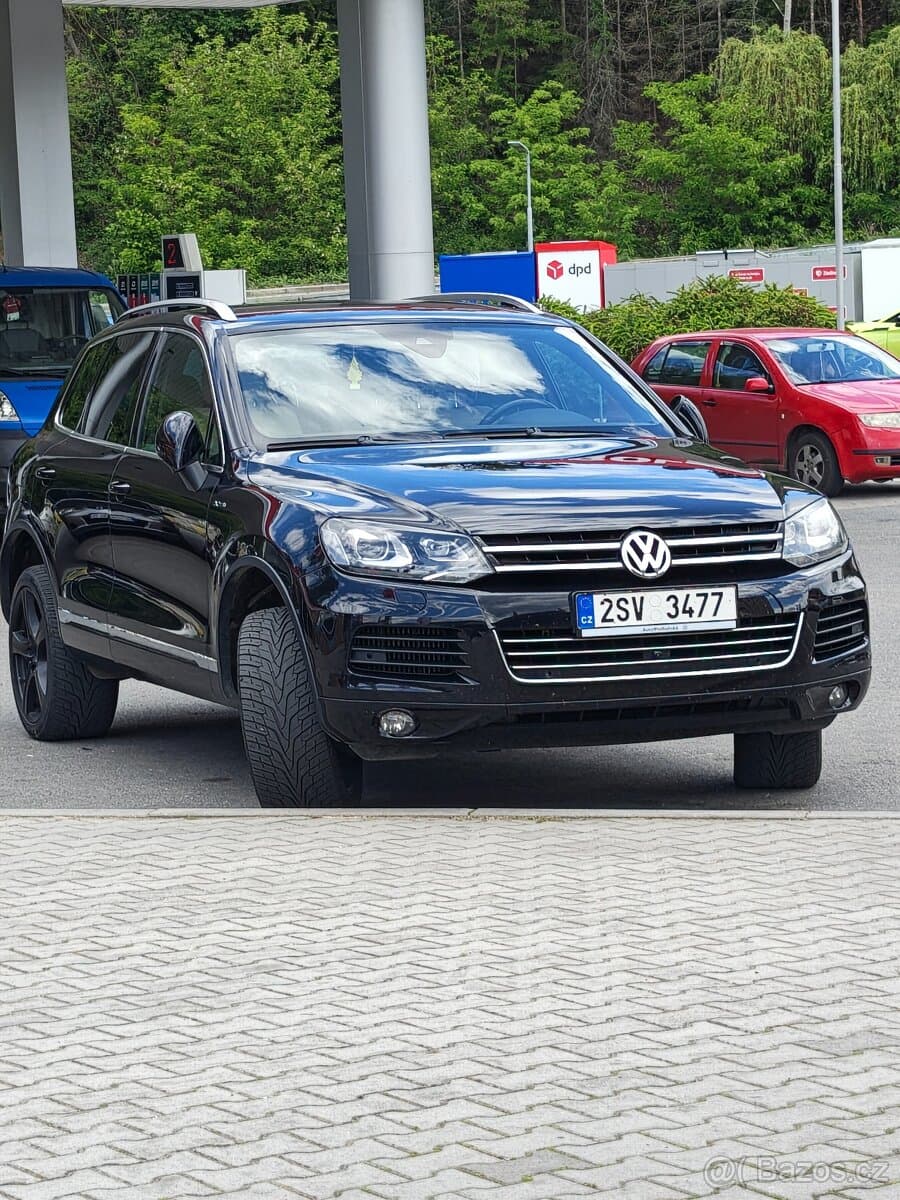 2010 Volkswagen TOUAREG - 11