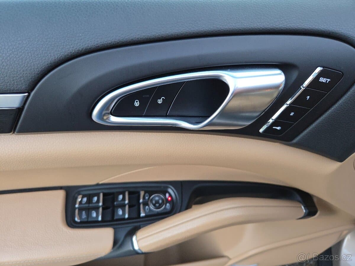 2016 Porsche CAYENNE - 11