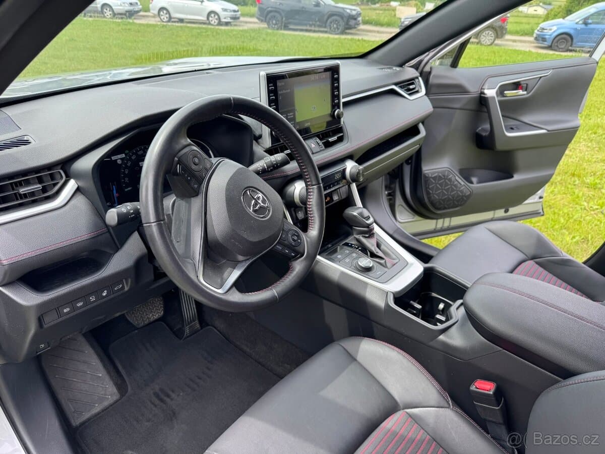 2022 Toyota RAV4 - 11