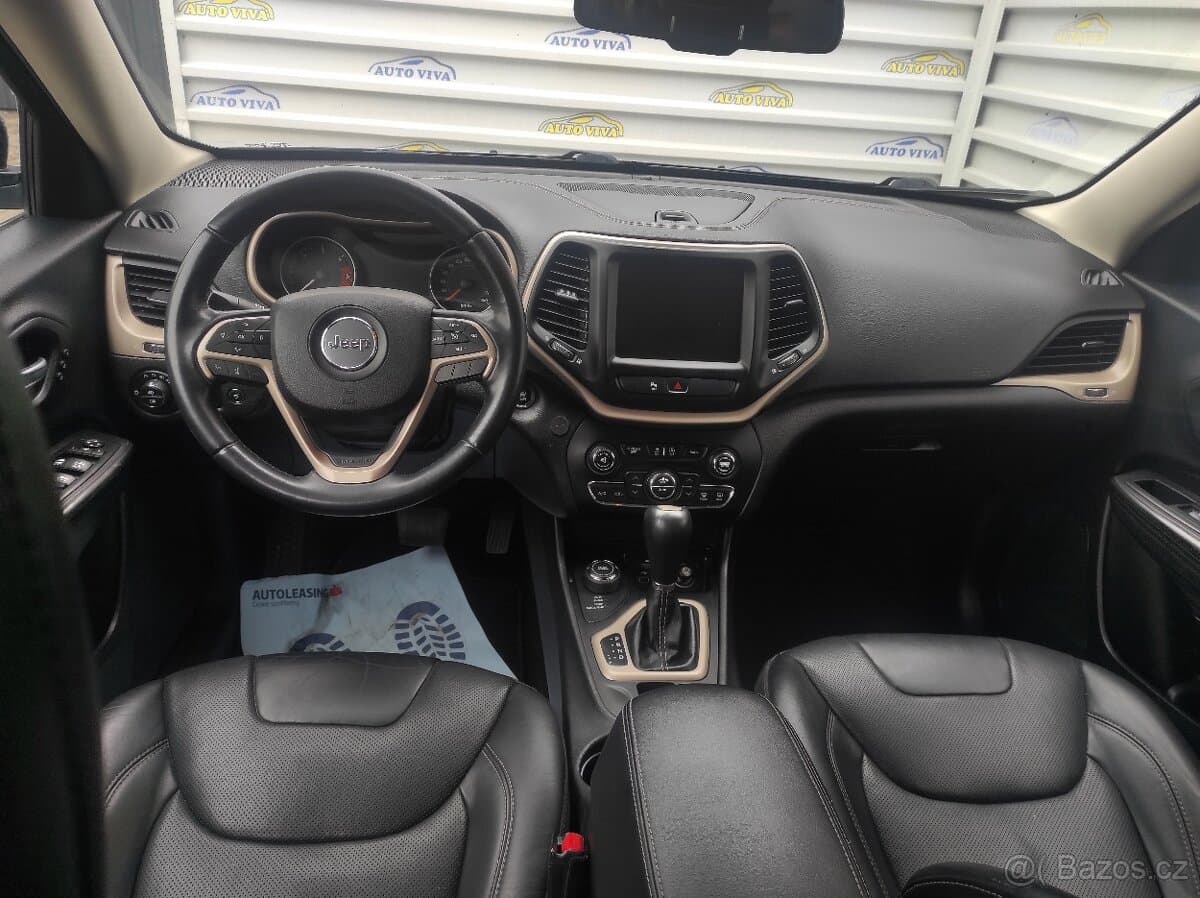 2016 Jeep CHEROKEE - 11