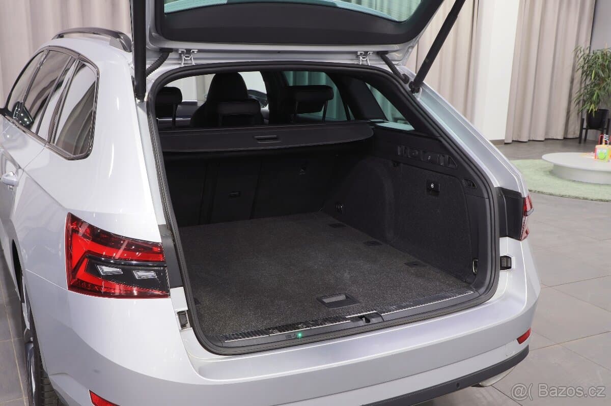 2022 Škoda SUPERB - 11