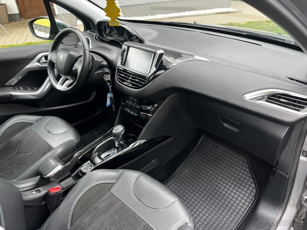 2017 Peugeot 2008 - 11
