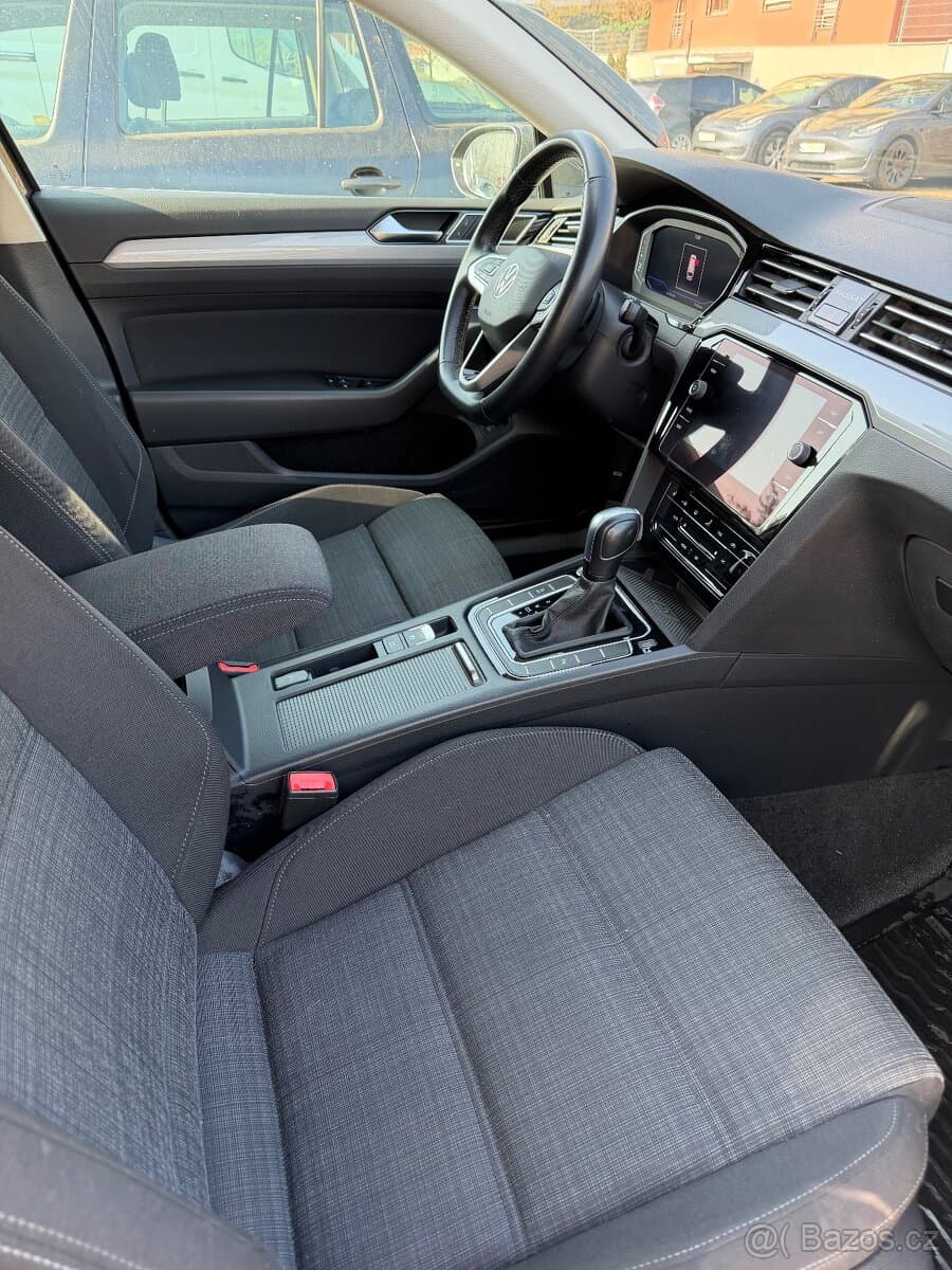 2021 Volkswagen PASSAT - 11