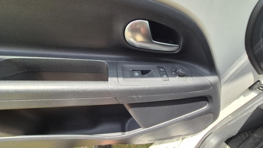 2012 Volkswagen UP! - 11