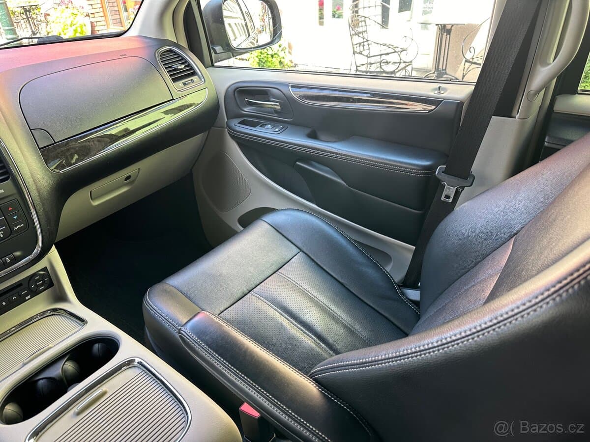 2012 Lancia VOYAGER - 11