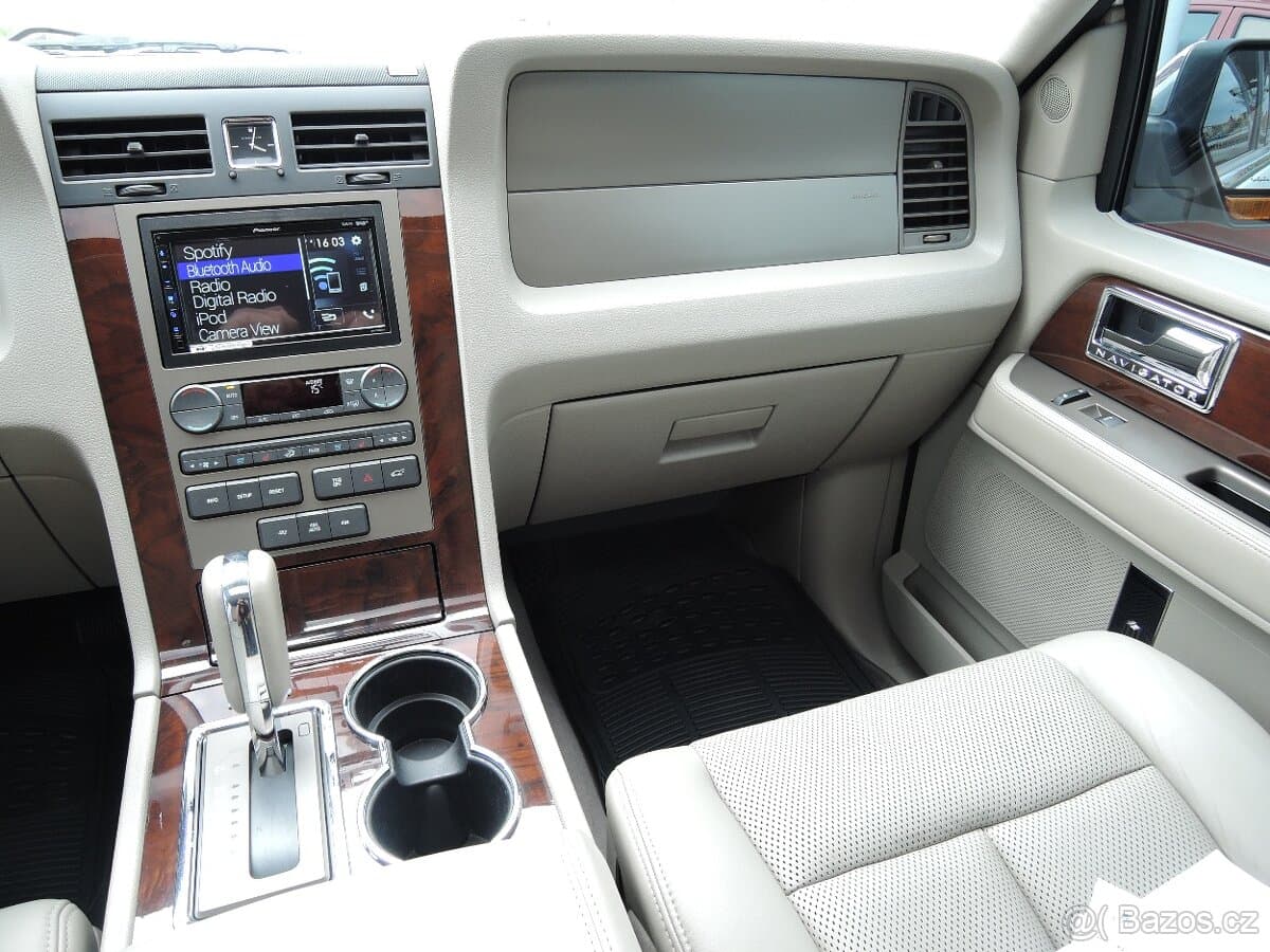 2014 Lincoln NAVIGATOR - 11