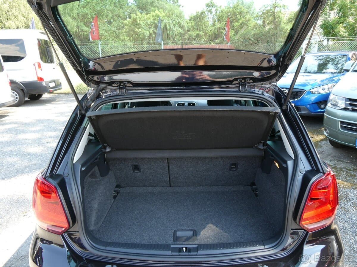 2015 Volkswagen POLO - 11
