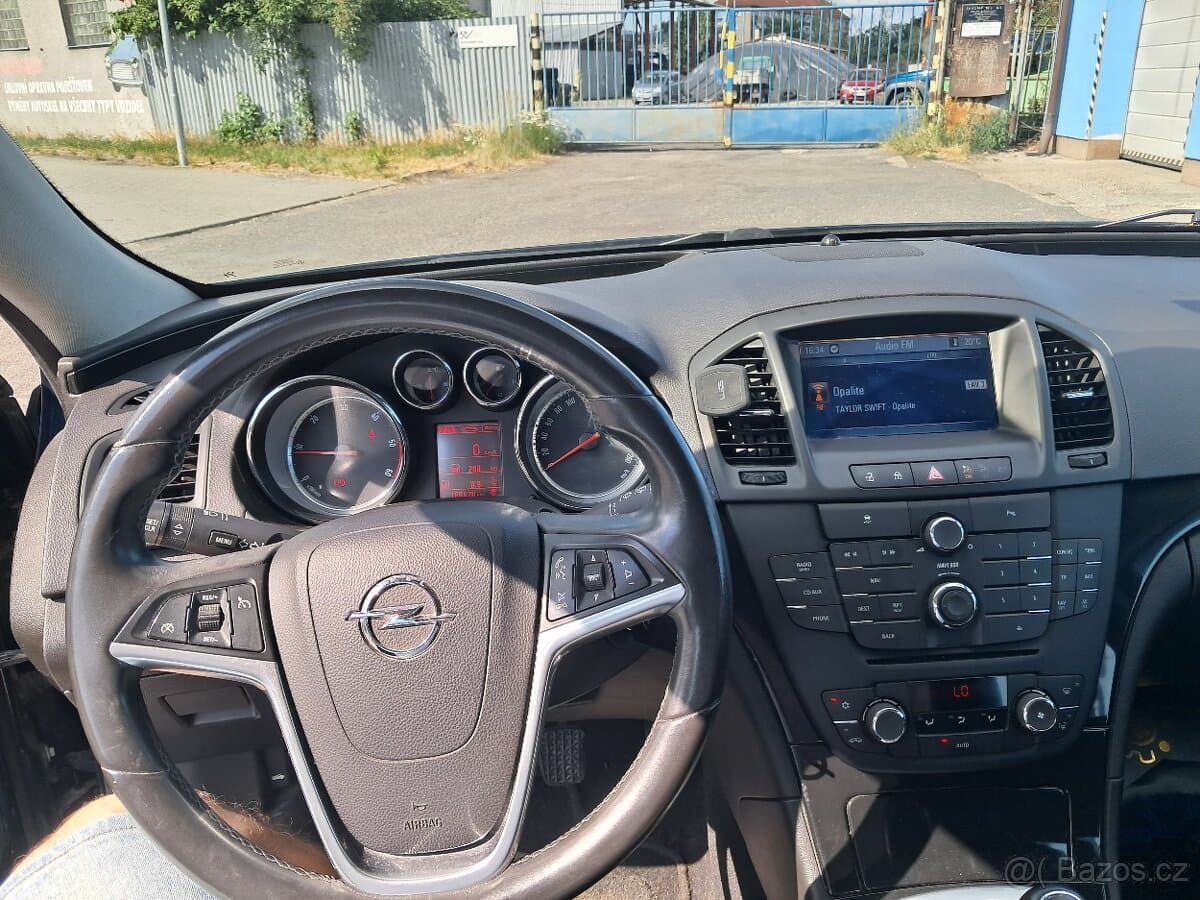 2012 Opel INSIGNIA - 11