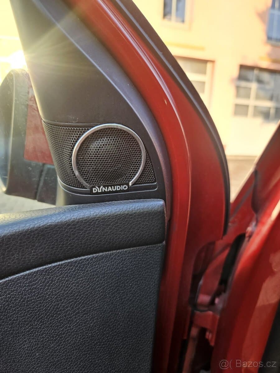 2010 Volkswagen GOLF - 11