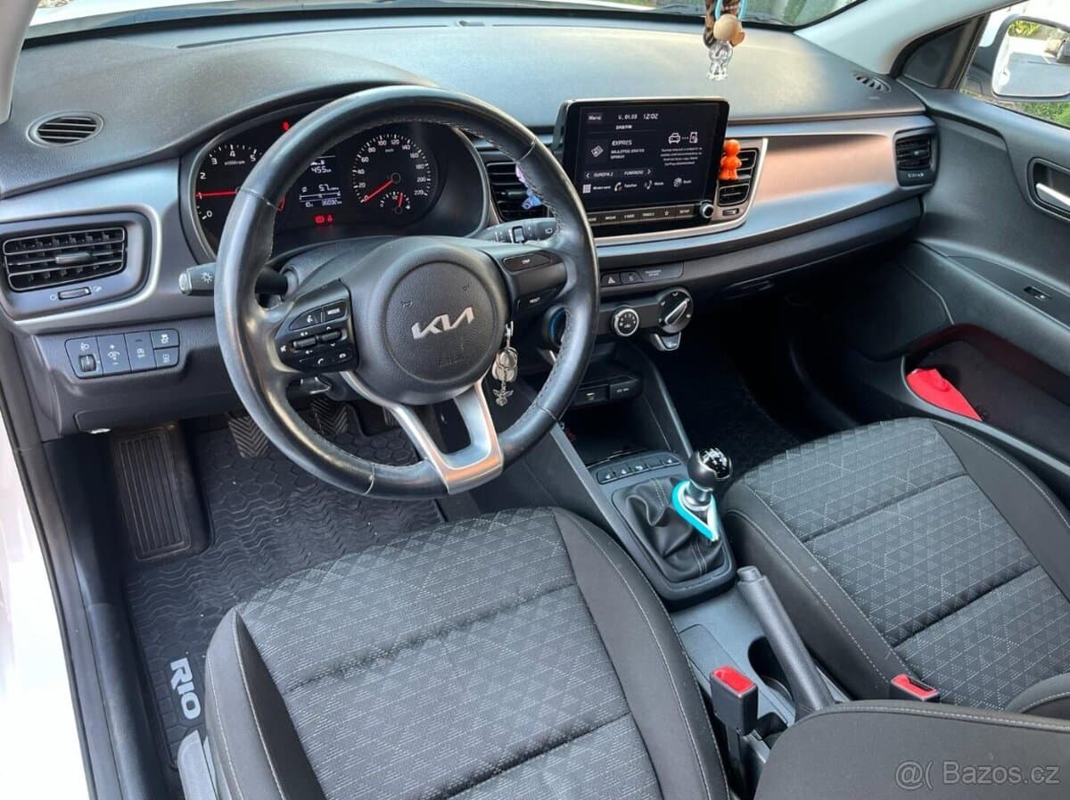 2021 Kia RIO - 11