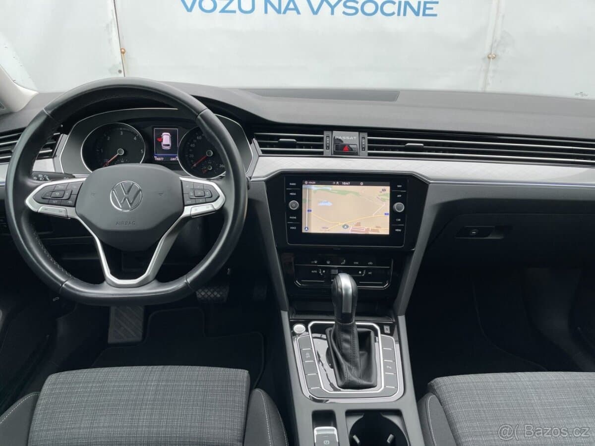 2021 Volkswagen PASSAT - 11