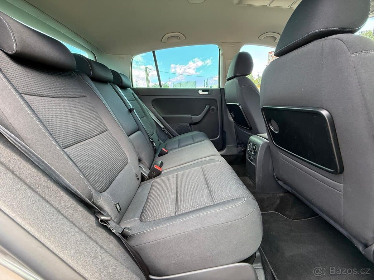 2011 Volkswagen GOLF - 11