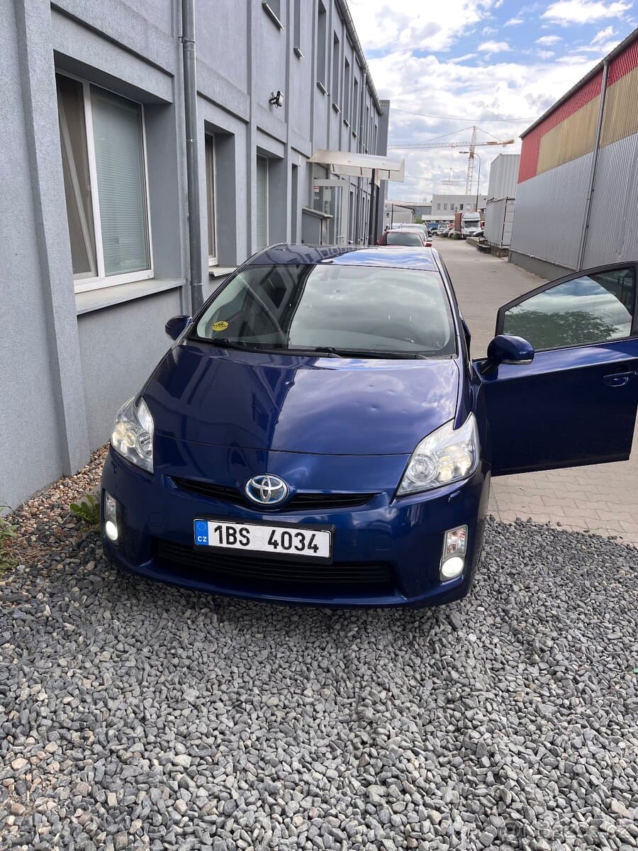 Toyota PRIUS - 11
